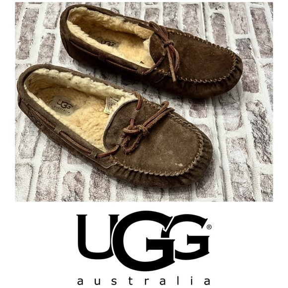 Ugg Slippers Dakota Espresso Suede Women’s 9 Suede Sheepskin Slip‎ On Moc - Picture 1 of 6